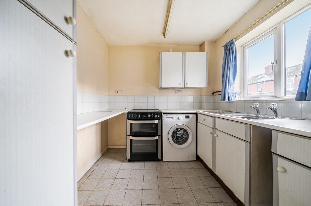 Property photo 2 of 19 1370896-16-68F65906d3204