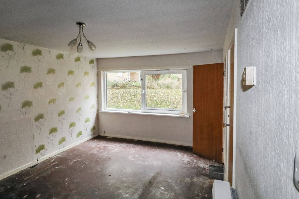 Property photo 2 of 16 62 Firthcliffe Road, Liversedge, West Yorkshire, Wf15 6Hf