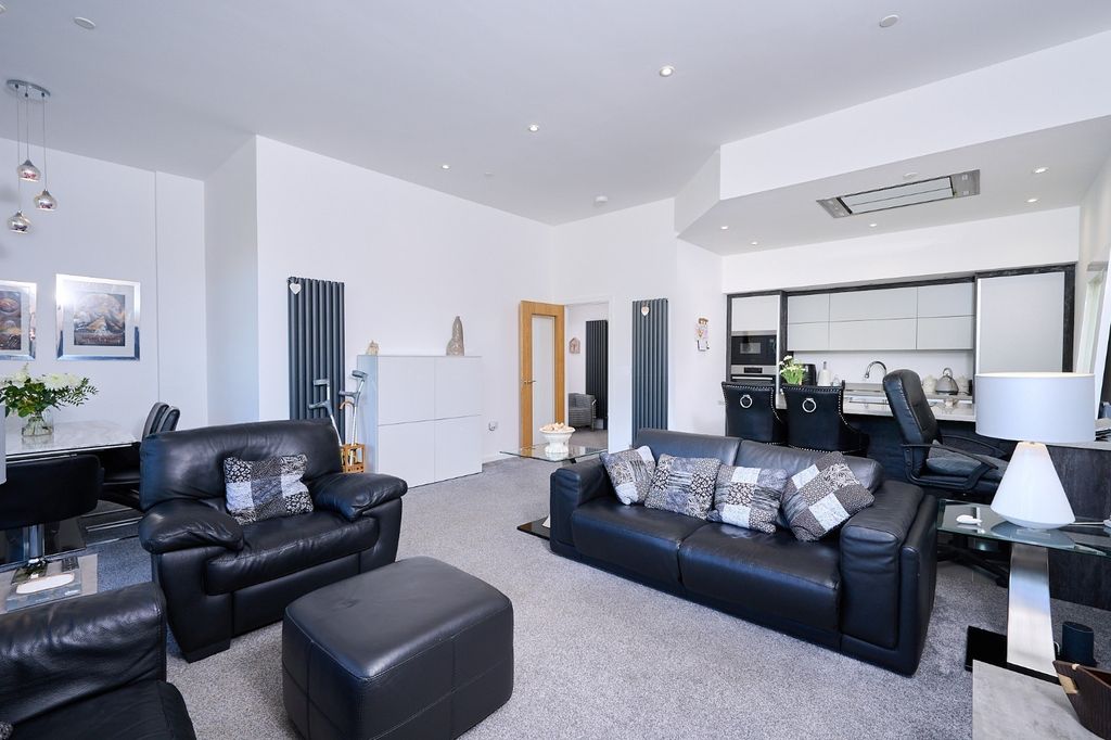 Property photo 1 of 22 5236250