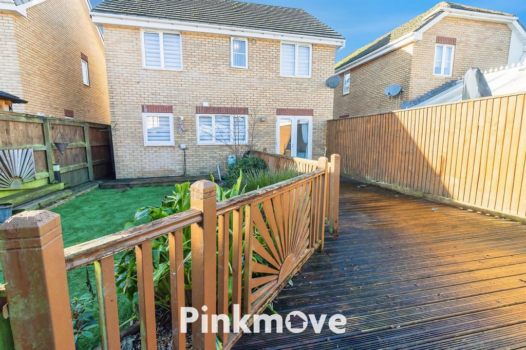 Property photo 2 of 27