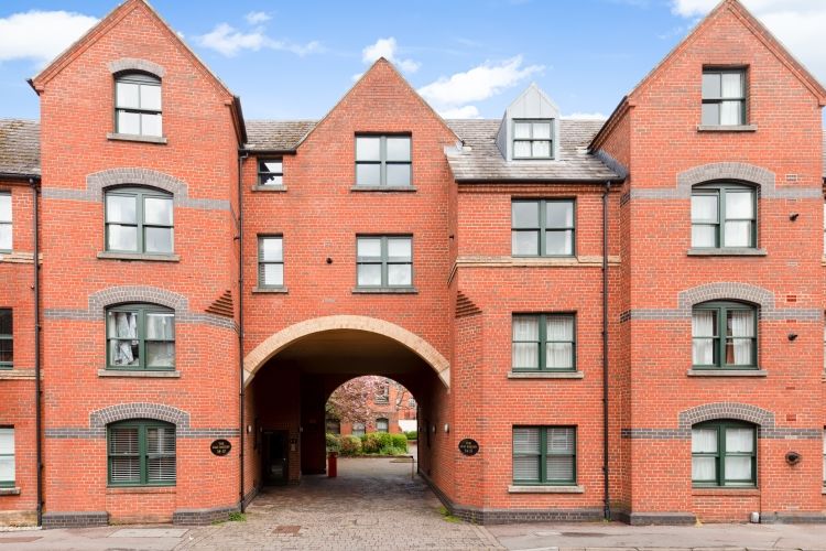 Property photo 1 of 8 221784