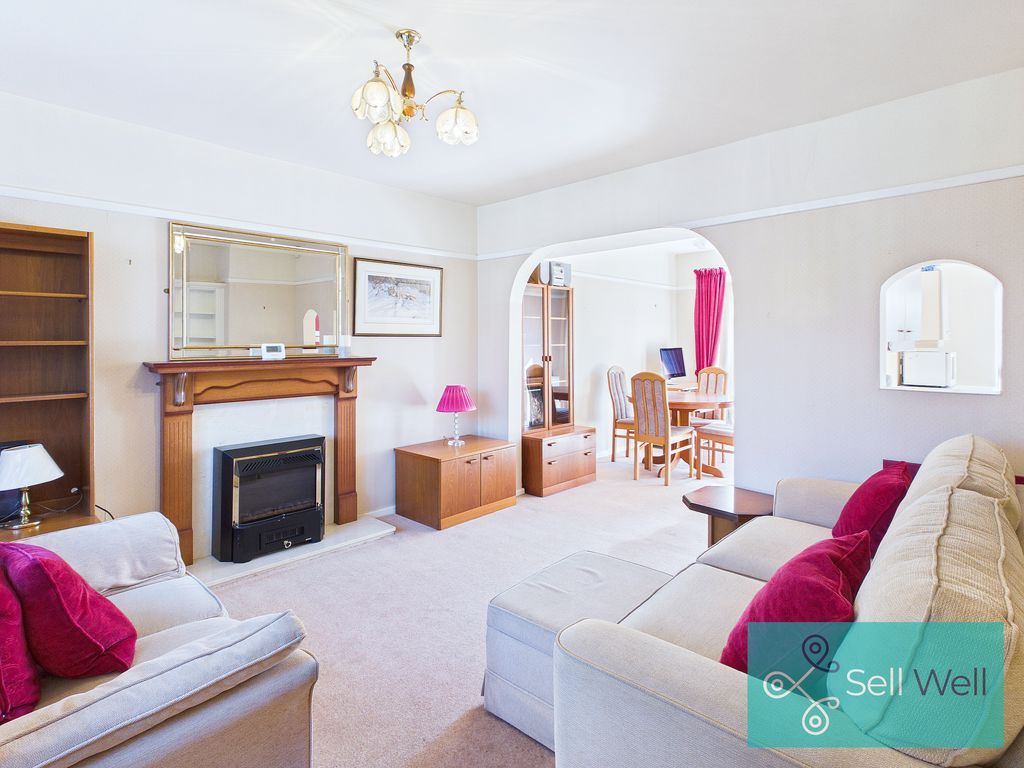 Property photo 2 of 17 Lounge/Dining