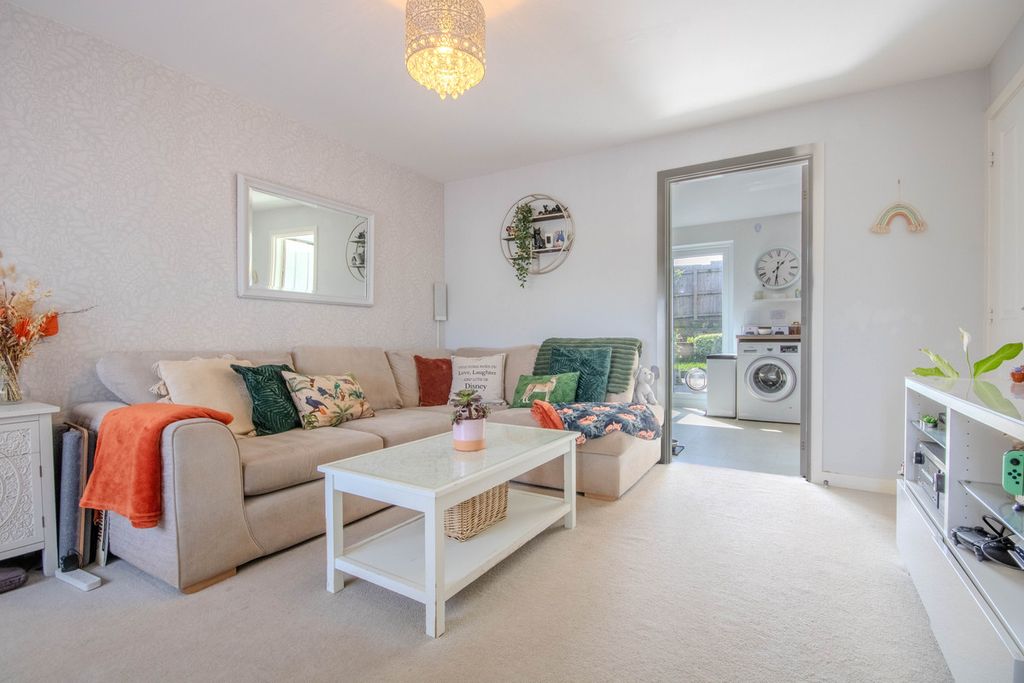 Property photo 3 of 23