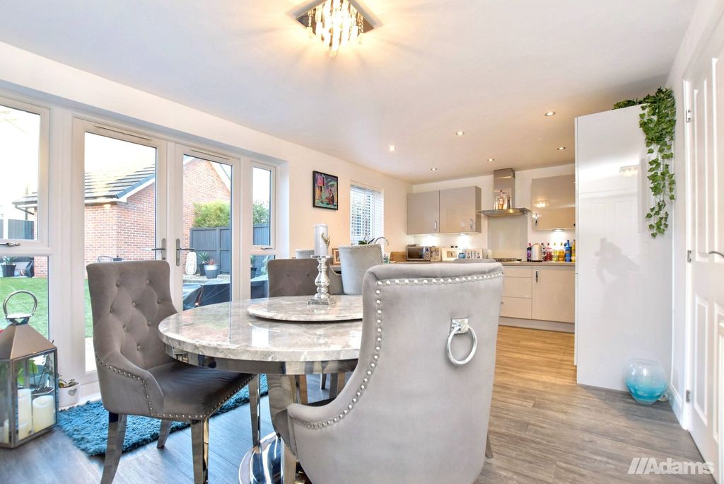 Property photo 3 of 33