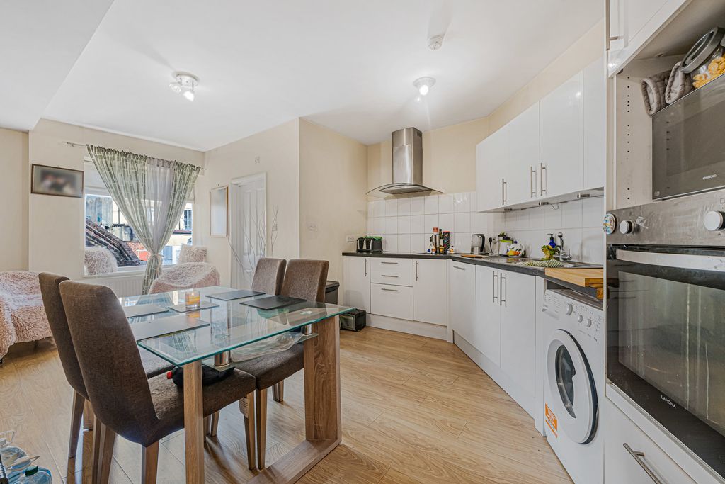 Property photo 1 of 19 Kitchen
