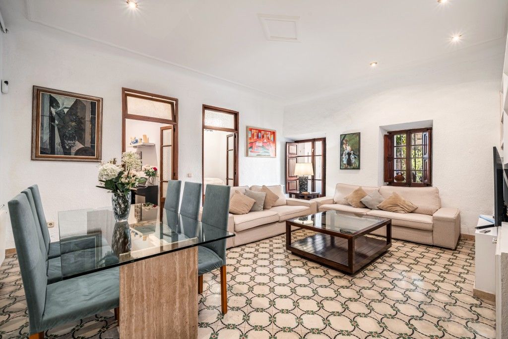 Property photo 3 of 19 Living