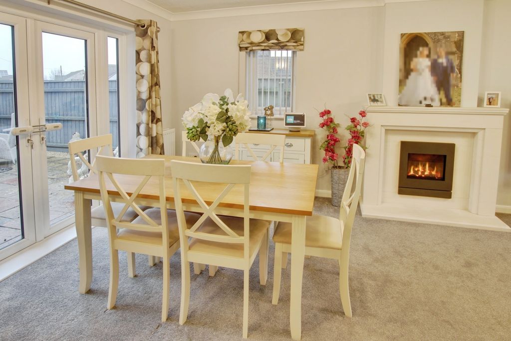 Property photo 3 of 21