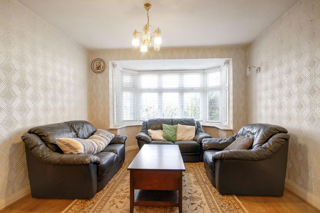 Property photo 2 of 26 Living Room