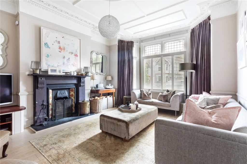 Property photo 1 of 15 Reception