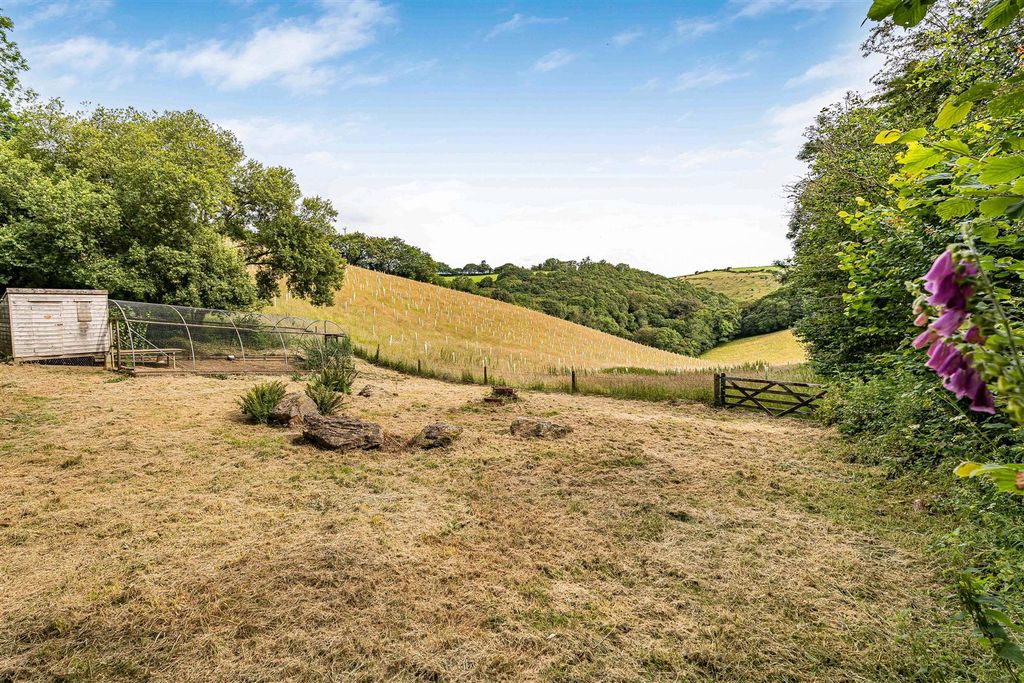 Property photo 3 of 45