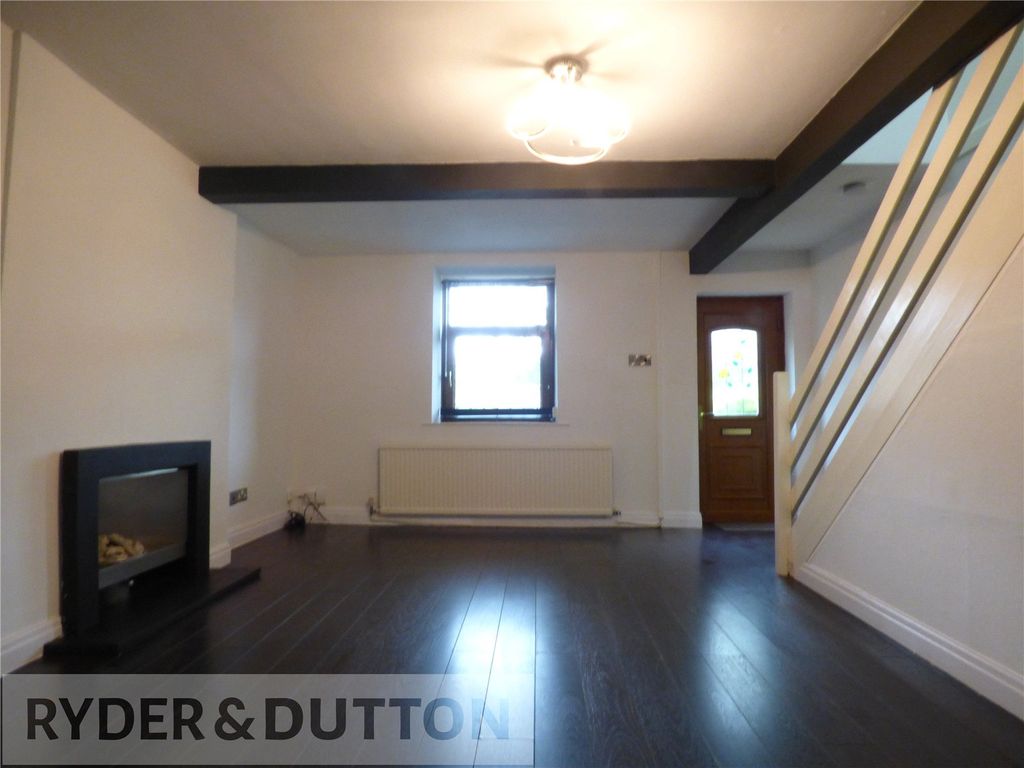 Property photo 3 of 15 Lounge