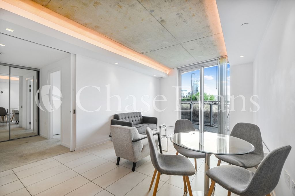 Property photo 2 of 15 Hoola, Royal Docks,