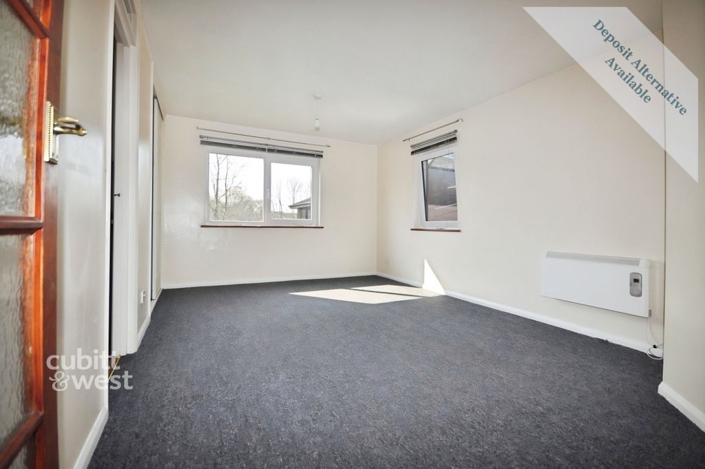 Property photo 2 of 7 Studio