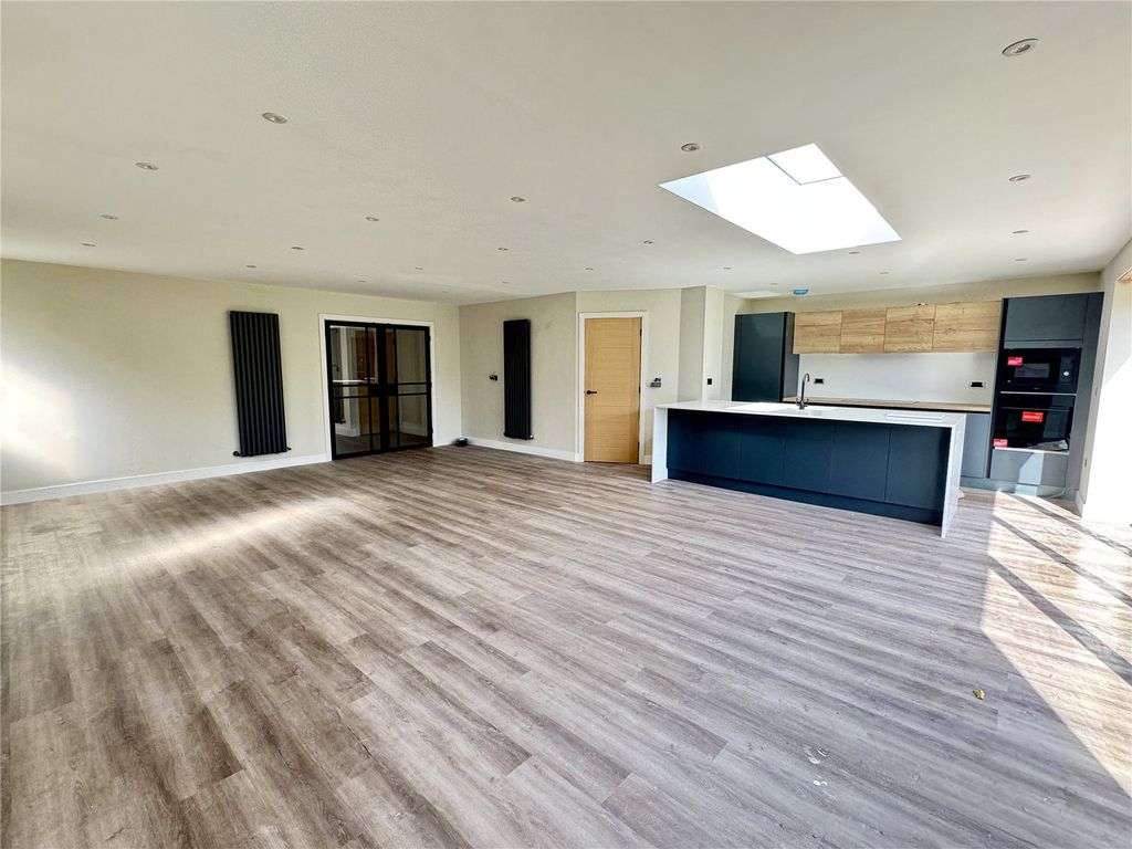Property photo 2 of 16 Picture No. 09
