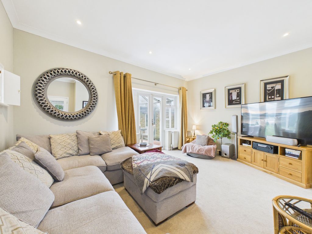 Property photo 3 of 21 Reception 1