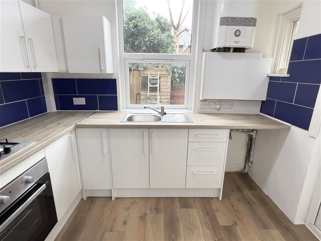 Property photo 2 of 12 Kitchen