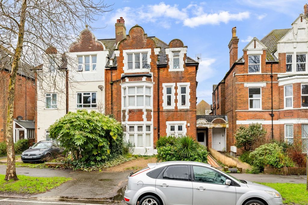 Property photo 1 of 12