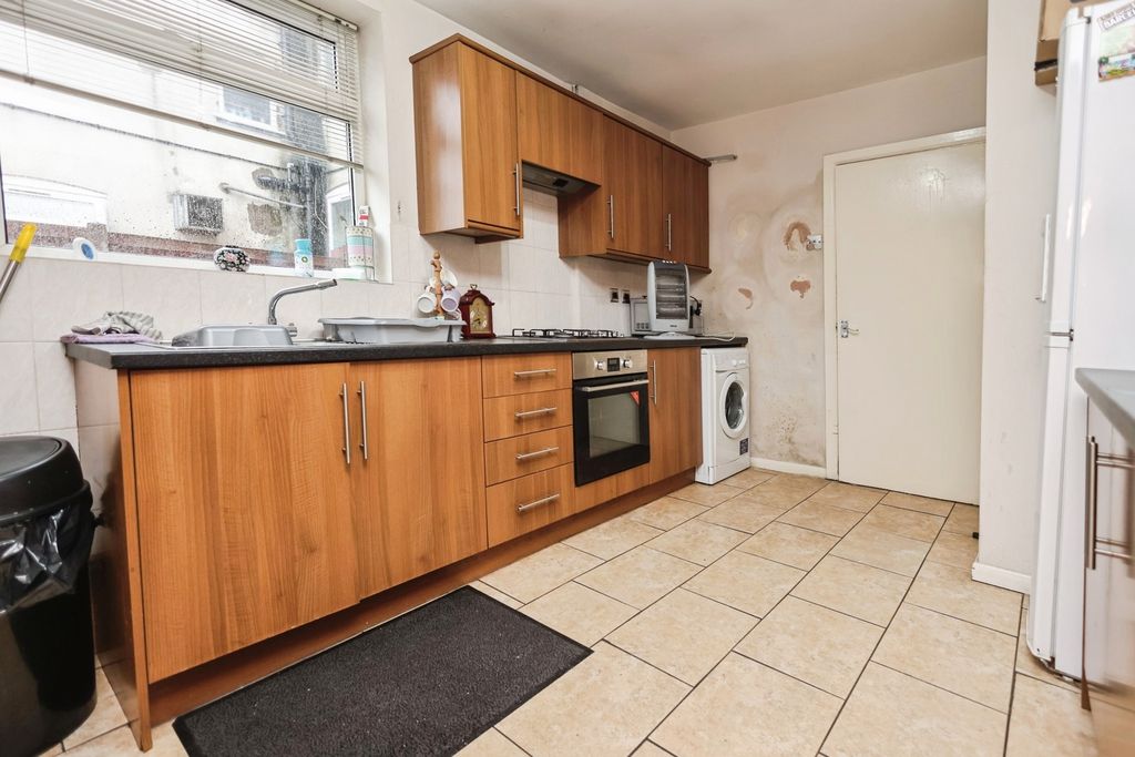 Property photo 2 of 20 Pbox-Img.Jpg