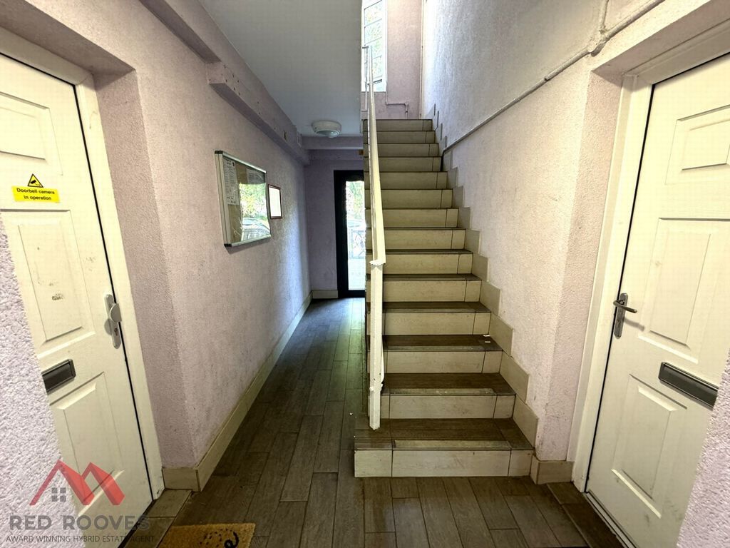 Property photo 2 of 19 Communal Area