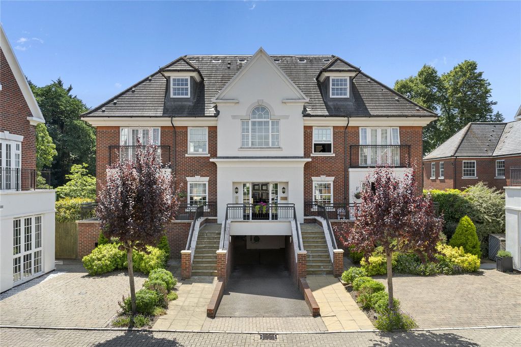 Property photo 1 of 20 White Lion Ext