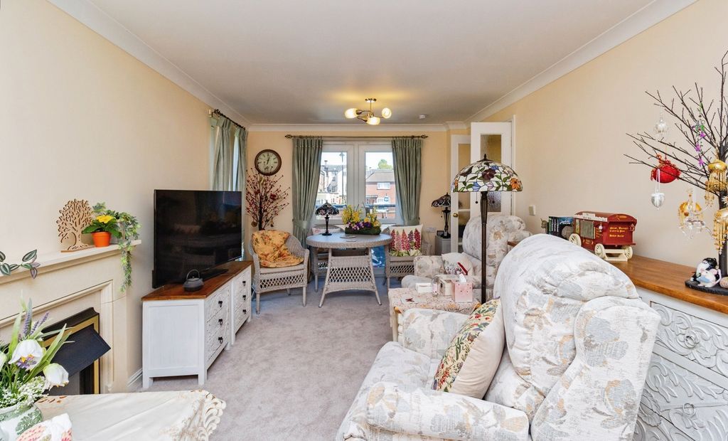 Property photo 2 of 17 Living Room