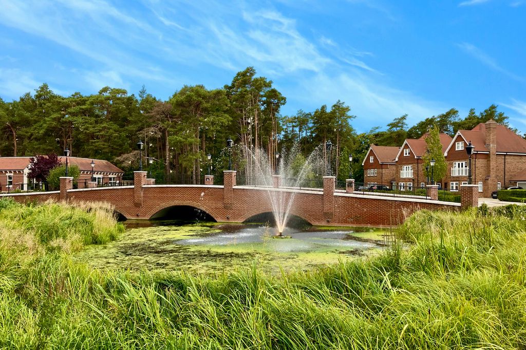 Property photo 2 of 24