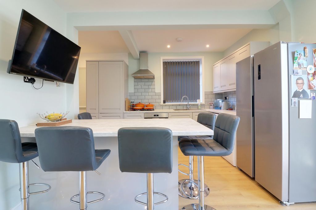 Property photo 3 of 21 Kitchen/Diner