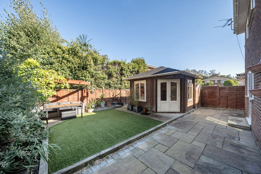 Property photo 3 of 20