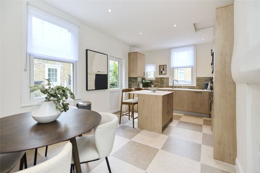 Property photo 2 of 30 Picture No. 32