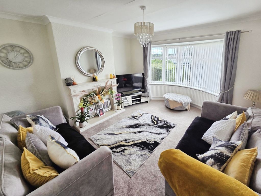Property photo 2 of 15 Pbox-Living_Room-336731.Jpg