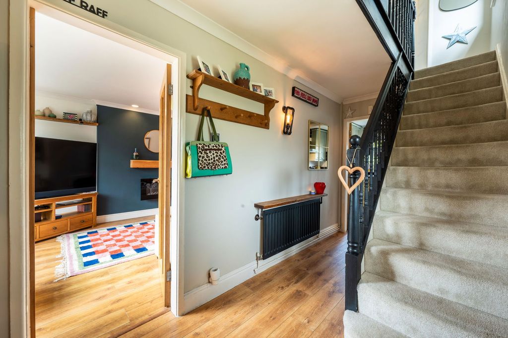 Property photo 3 of 35