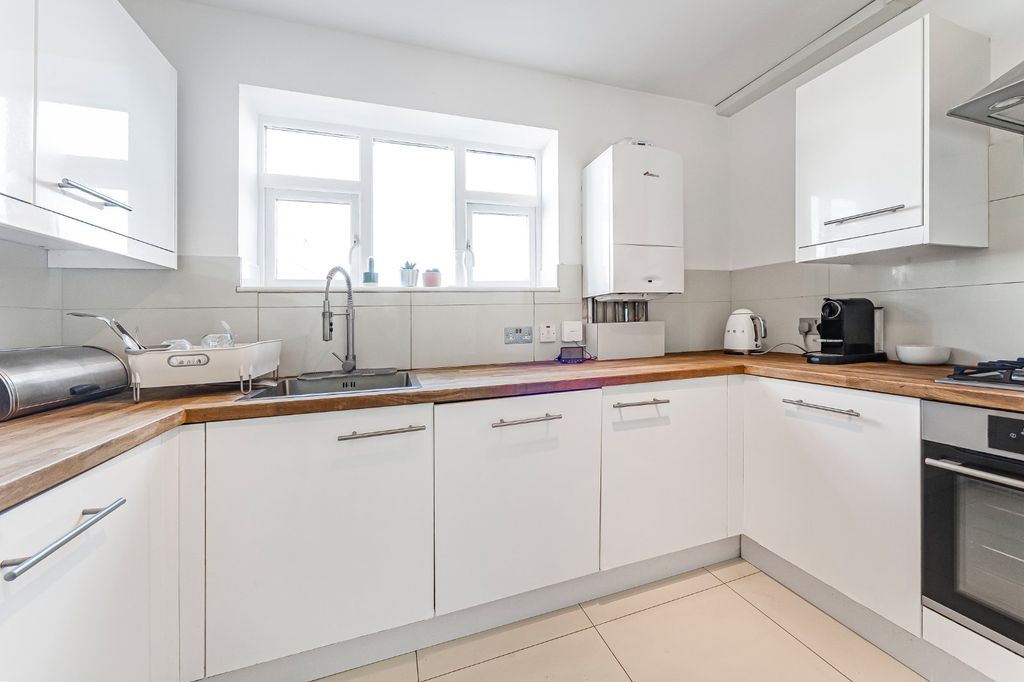 Property photo 2 of 13 Picture No. 10