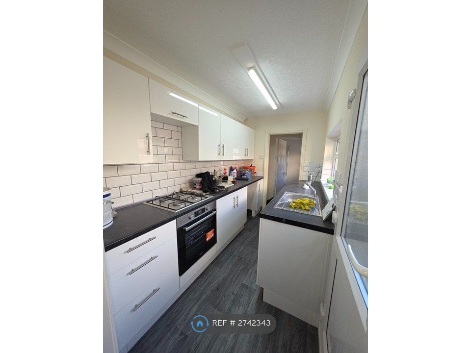 Property photo 2 of 15 Kitchen