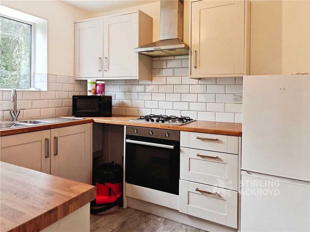 Property photo 2 of 5 Kitchen