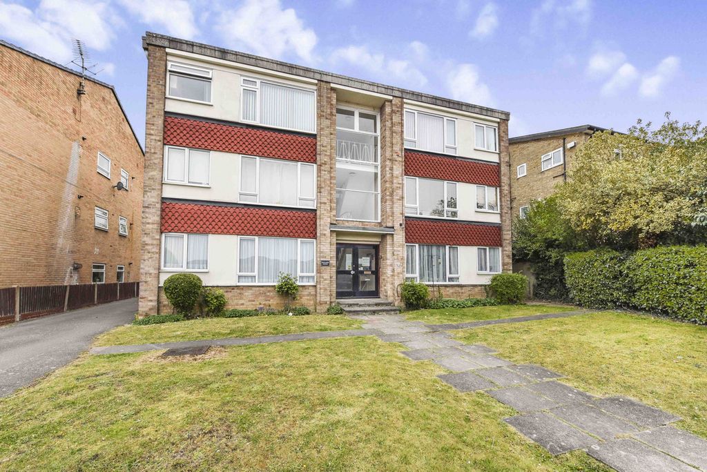 Property photo 1 of 8
