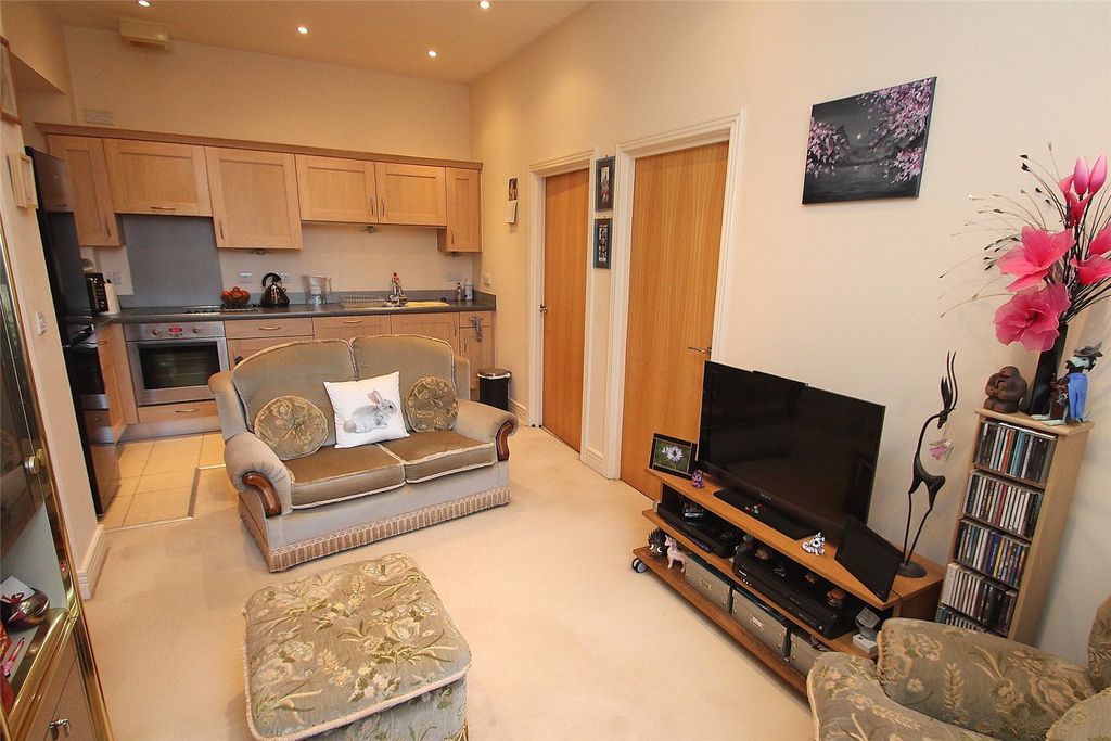 Property photo 1 of 10 Picture No. 08