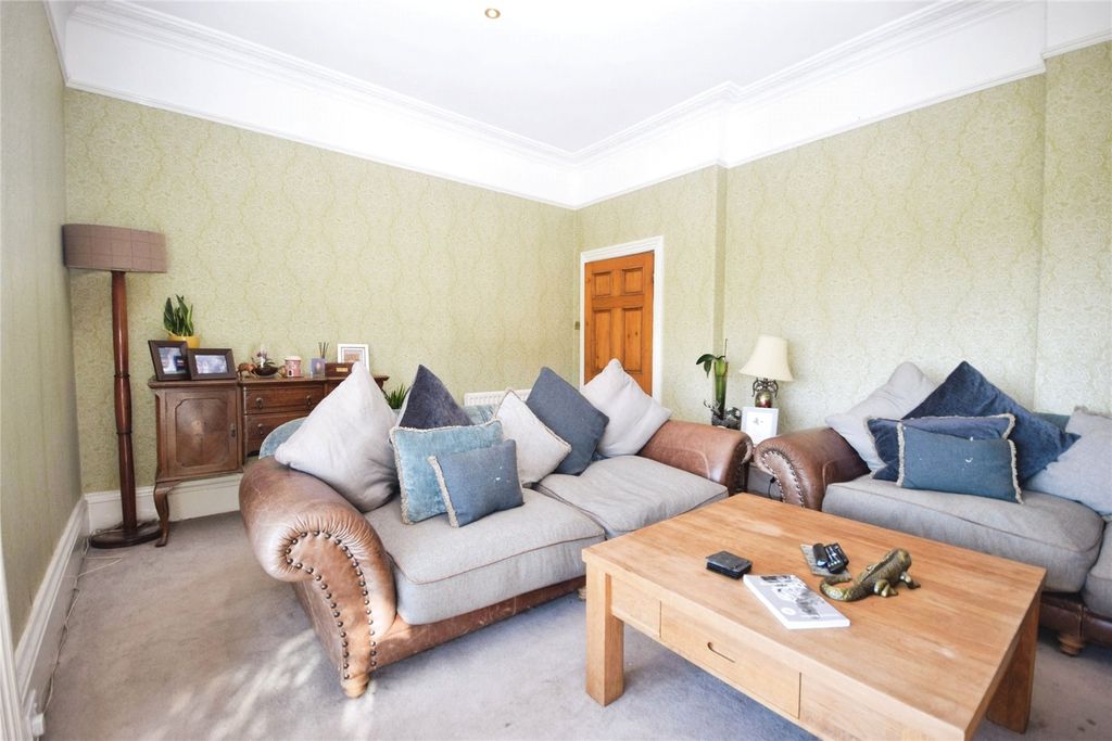 Property photo 2 of 41 Picture No. 04