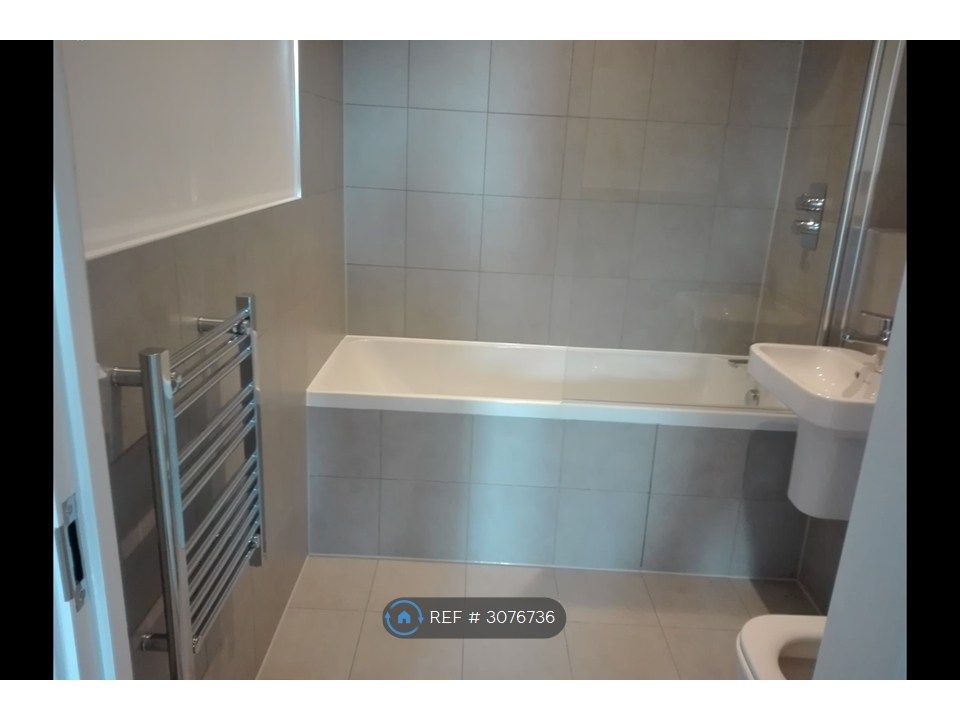 Property photo 2 of 6 Bathroom