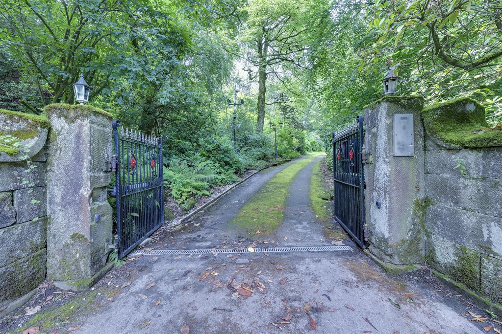 Property photo 3 of 53 Electric Gated Access