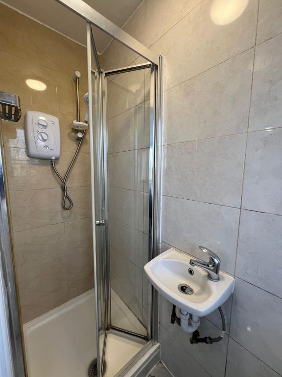 Property photo 3 of 6 Gallery