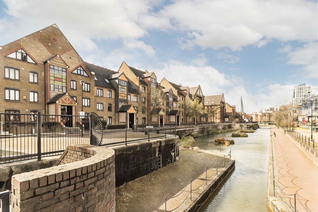 Property photo 1 of 3