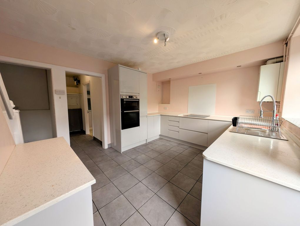 Property photo 2 of 36