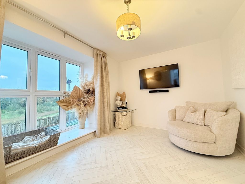 Property photo 3 of 24