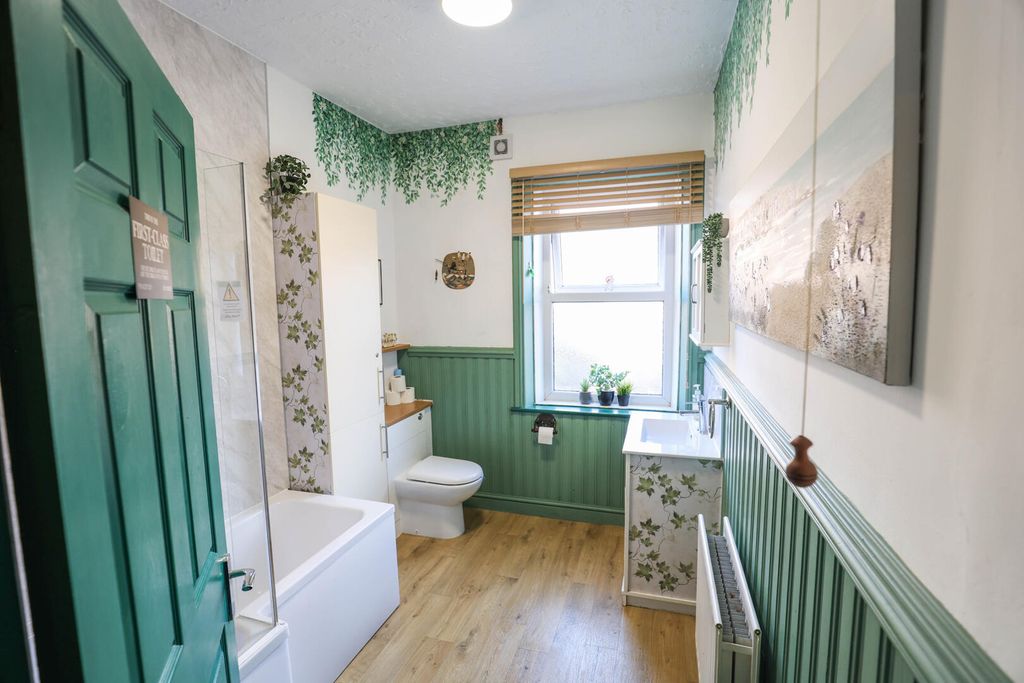 Property photo 3 of 12 Bathroom