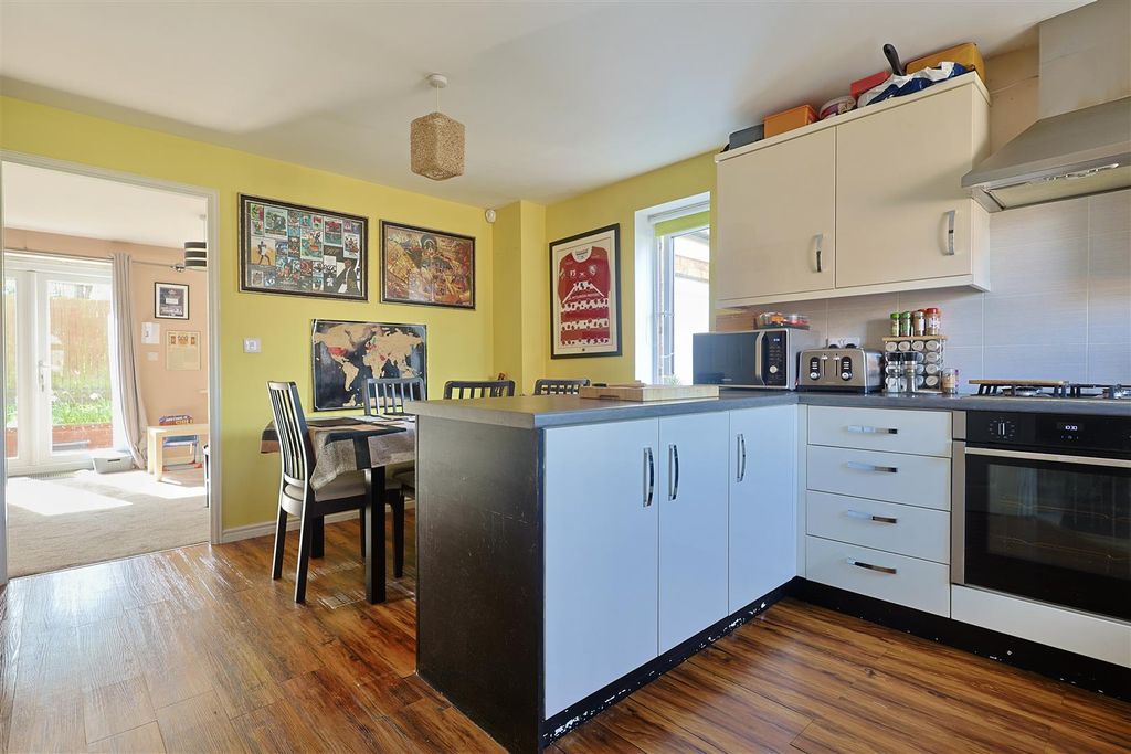 Property photo 3 of 19 175C7260-Cdaa-423F-A2F0-5205F0479122_1_201_A.Jpeg