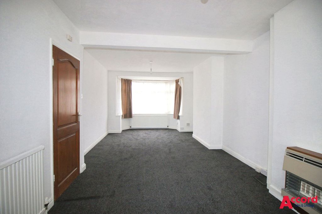 Property photo 2 of 10 Lounge