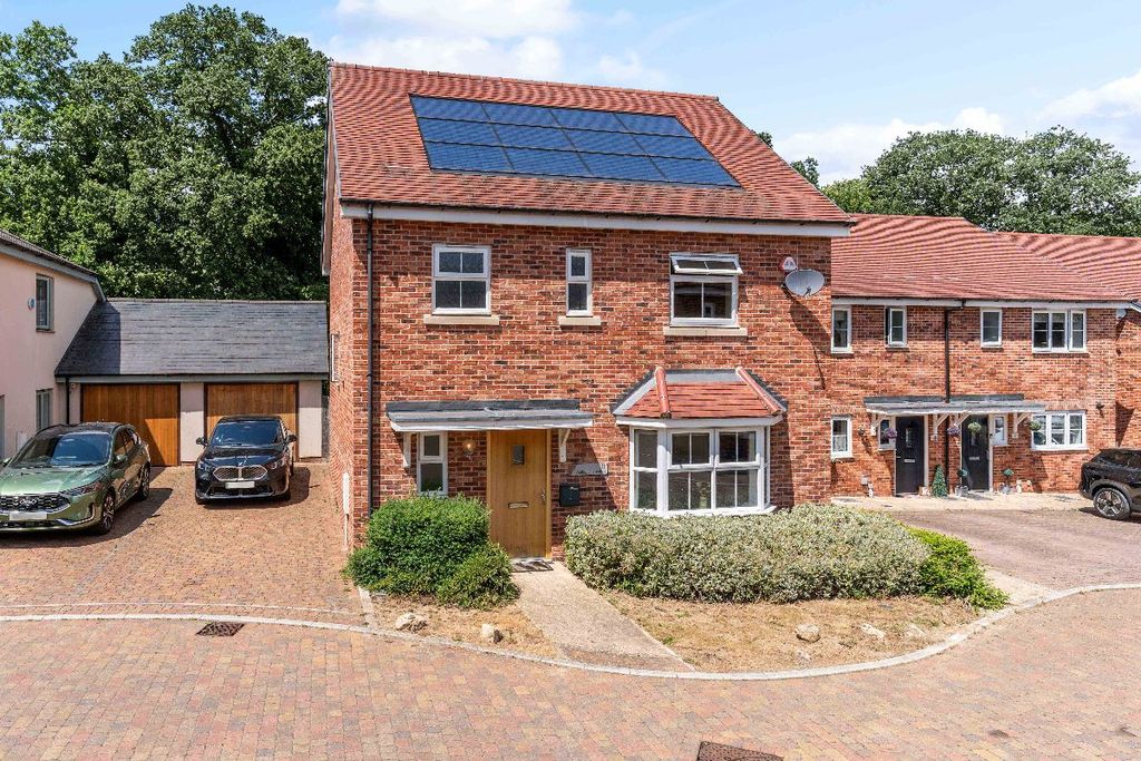 Property photo 1 of 34