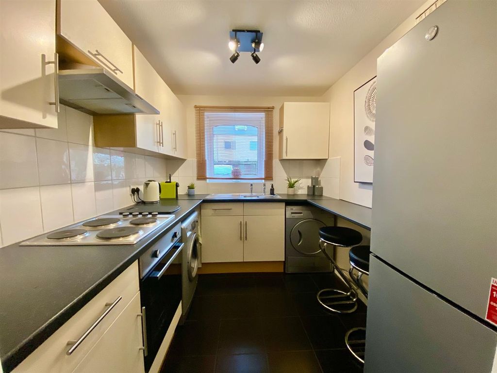 Property photo 2 of 14