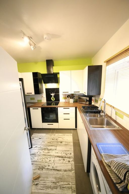 Property photo 3 of 12 Photo 5