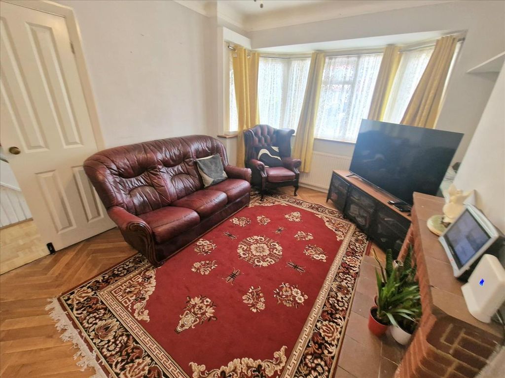 Property photo 2 of 18